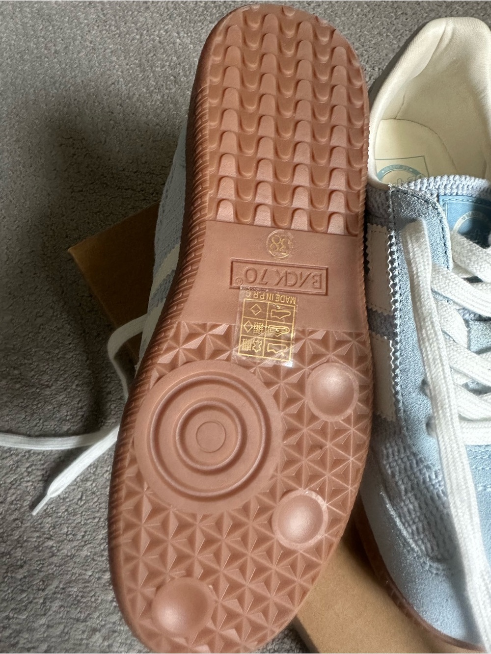 Back 70 Women’s Light Blue Mesh Sneakers with White Logo and Gum Sole NEW in box - Picture 5 of 6